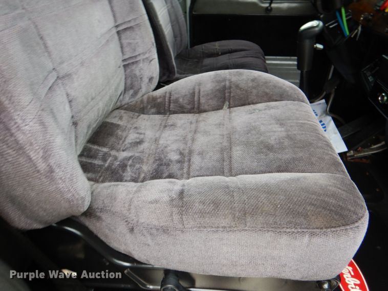 image for item DK5680 2000 Peterbilt 378  semi truck