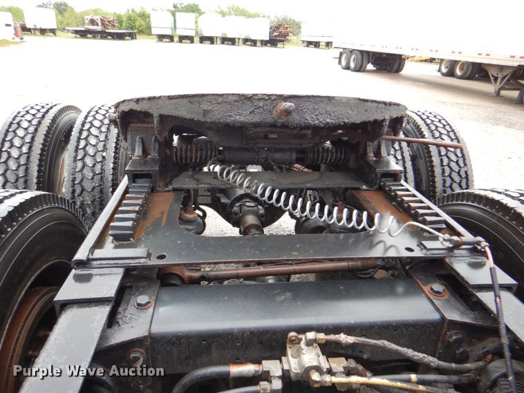 image for item DK5680 2000 Peterbilt 378  semi truck