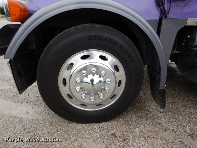 image for item DK5680 2000 Peterbilt 378  semi truck