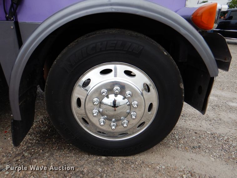 image for item DK5680 2000 Peterbilt 378  semi truck