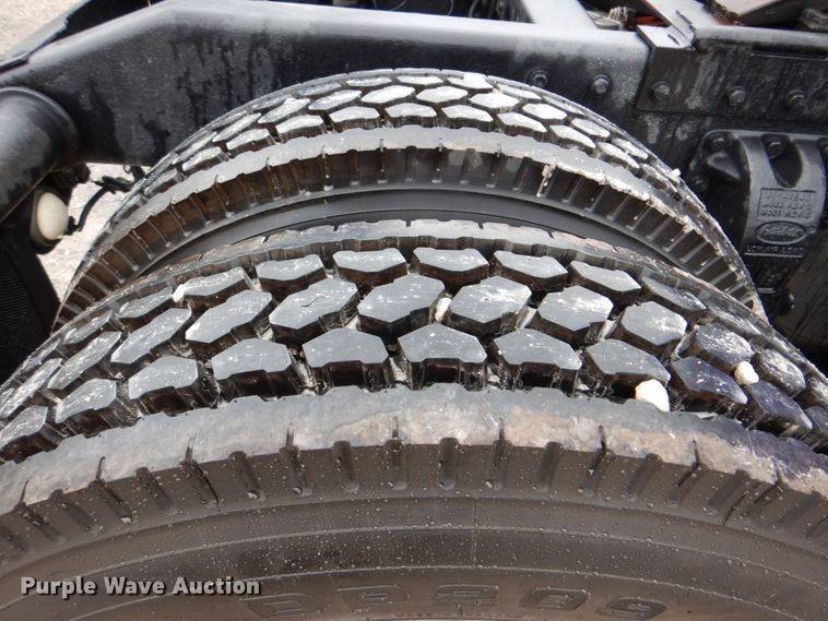 image for item DK5680 2000 Peterbilt 378  semi truck