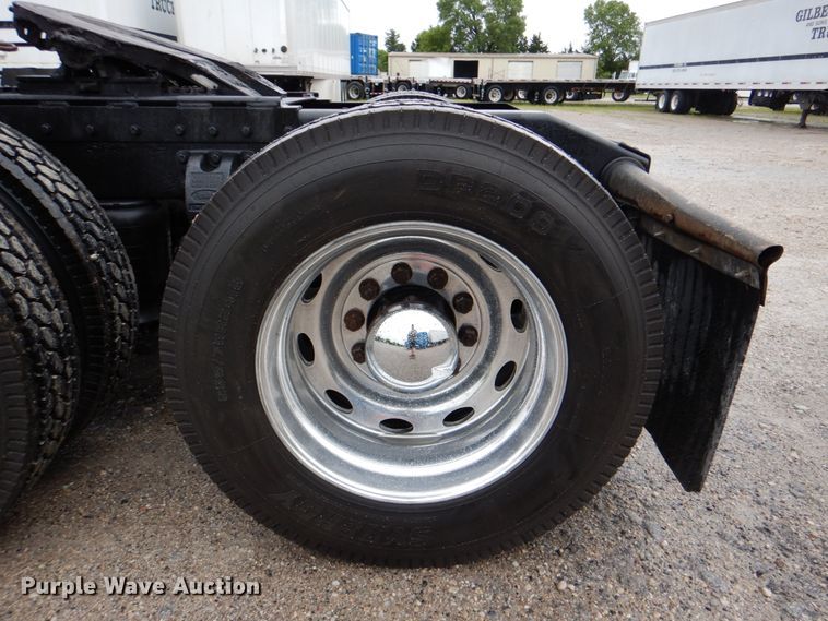 image for item DK5680 2000 Peterbilt 378  semi truck