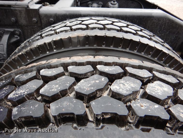 image for item DK5680 2000 Peterbilt 378  semi truck