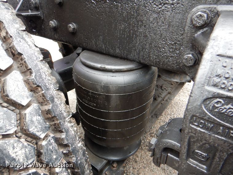 image for item DK5680 2000 Peterbilt 378  semi truck