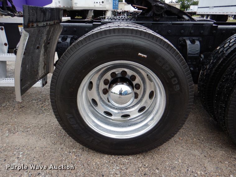 image for item DK5680 2000 Peterbilt 378  semi truck