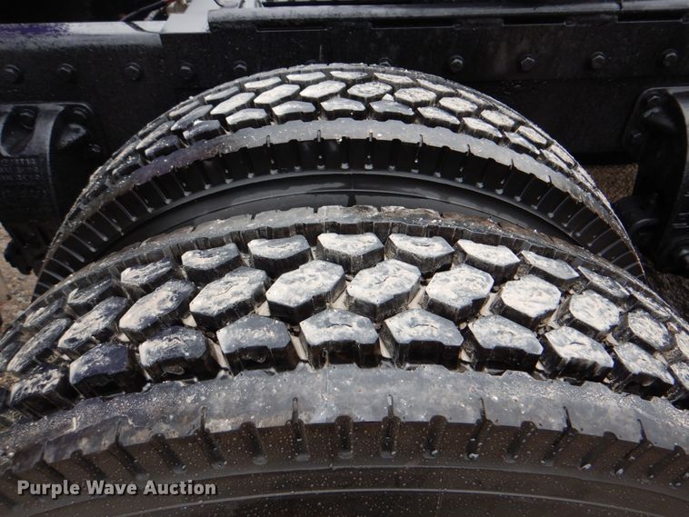 image for item DK5680 2000 Peterbilt 378  semi truck