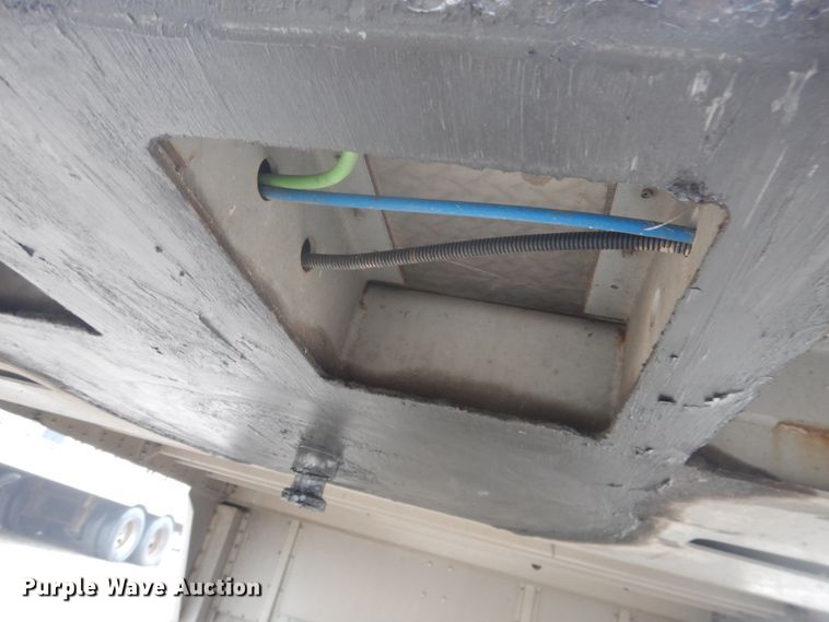 image for item DL0263 2007 Wilson PSDCL-402P  livestock trailer