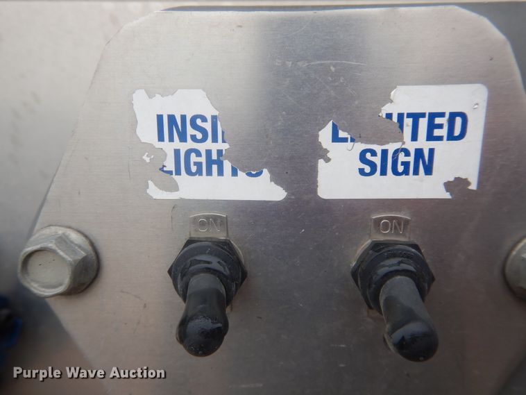 image for item DL0263 2007 Wilson PSDCL-402P  livestock trailer