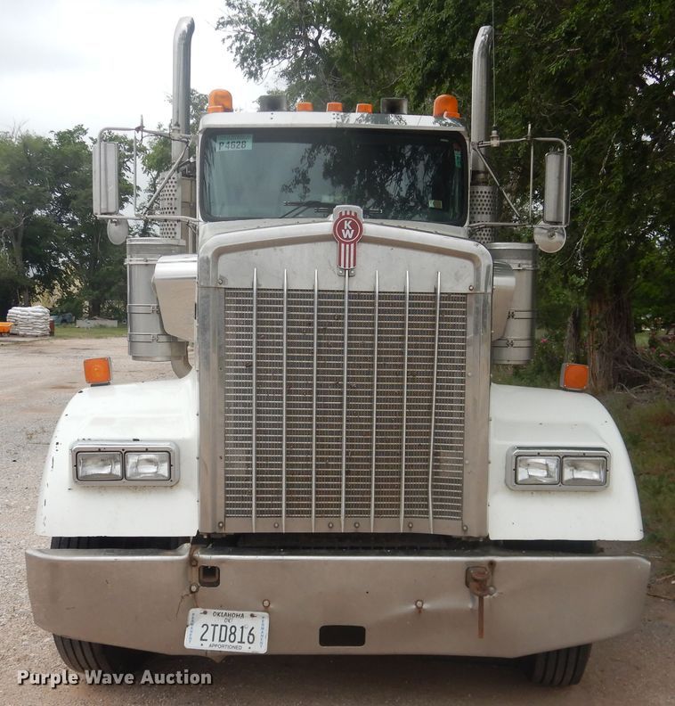 image for item DL0277 2006 Kenworth W900  semi truck