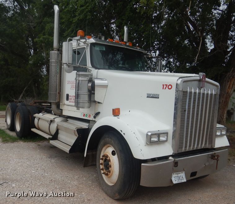 image for item DL0277 2006 Kenworth W900  semi truck