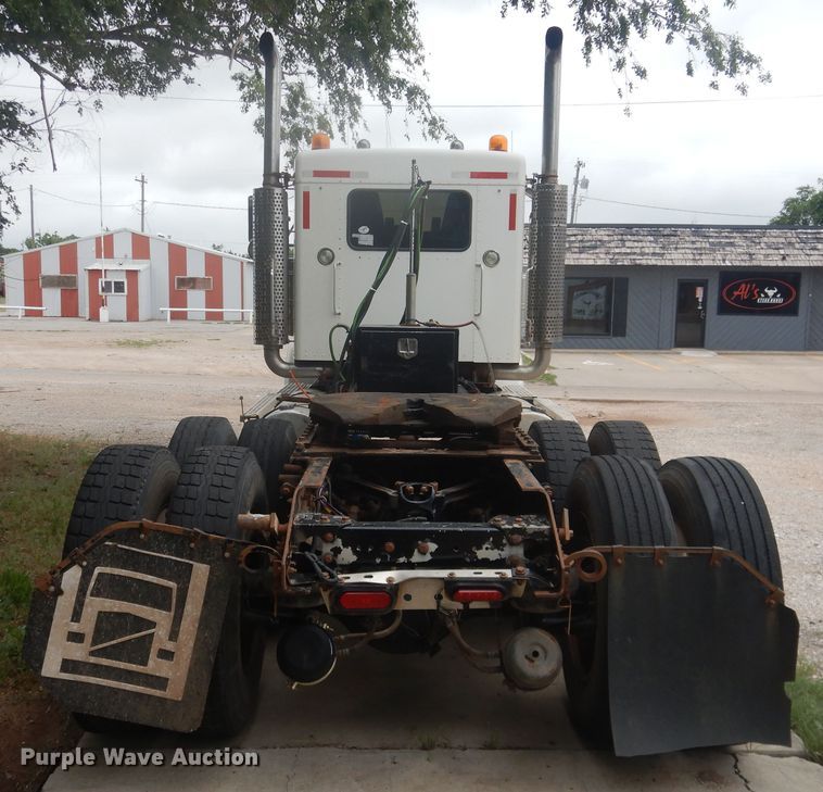 image for item DL0277 2006 Kenworth W900  semi truck