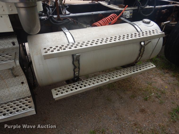 image for item DL0277 2006 Kenworth W900  semi truck