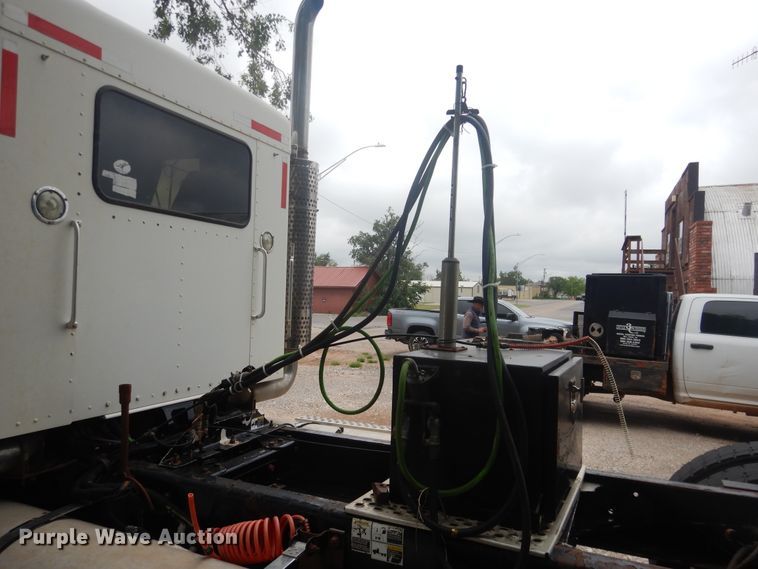 image for item DL0277 2006 Kenworth W900  semi truck