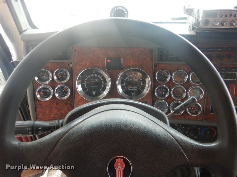 image for item DL0277 2006 Kenworth W900  semi truck