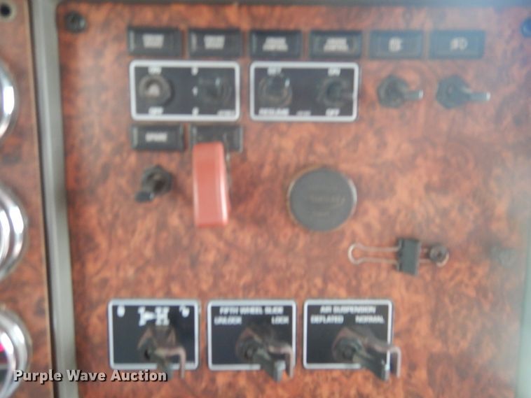 image for item DL0277 2006 Kenworth W900  semi truck