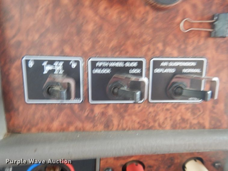 image for item DL0277 2006 Kenworth W900  semi truck