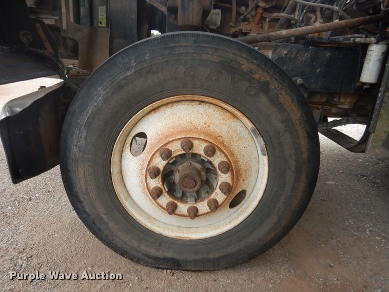 image for item DL0277 2006 Kenworth W900  semi truck