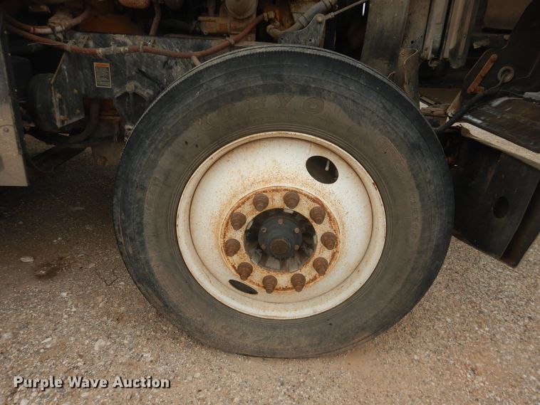 image for item DL0277 2006 Kenworth W900  semi truck