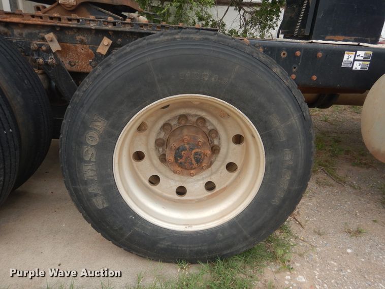 image for item DL0277 2006 Kenworth W900  semi truck