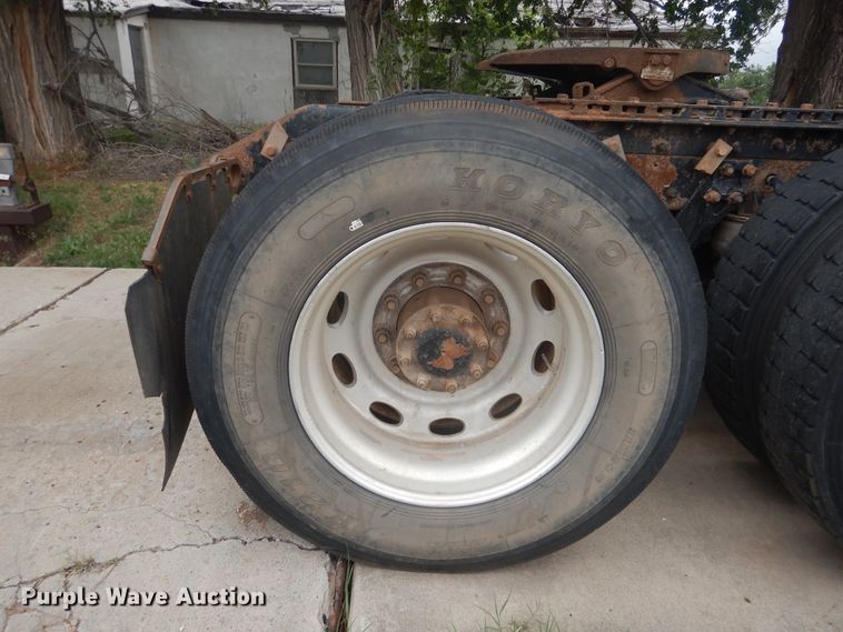 image for item DL0277 2006 Kenworth W900  semi truck