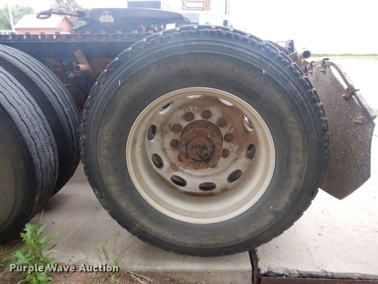 image for item DL0277 2006 Kenworth W900  semi truck