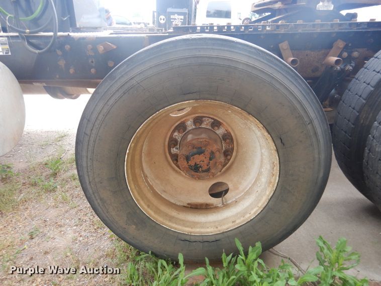 image for item DL0277 2006 Kenworth W900  semi truck