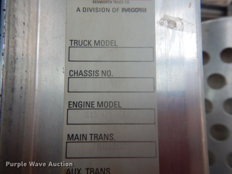 image for item DL0277 2006 Kenworth W900  semi truck