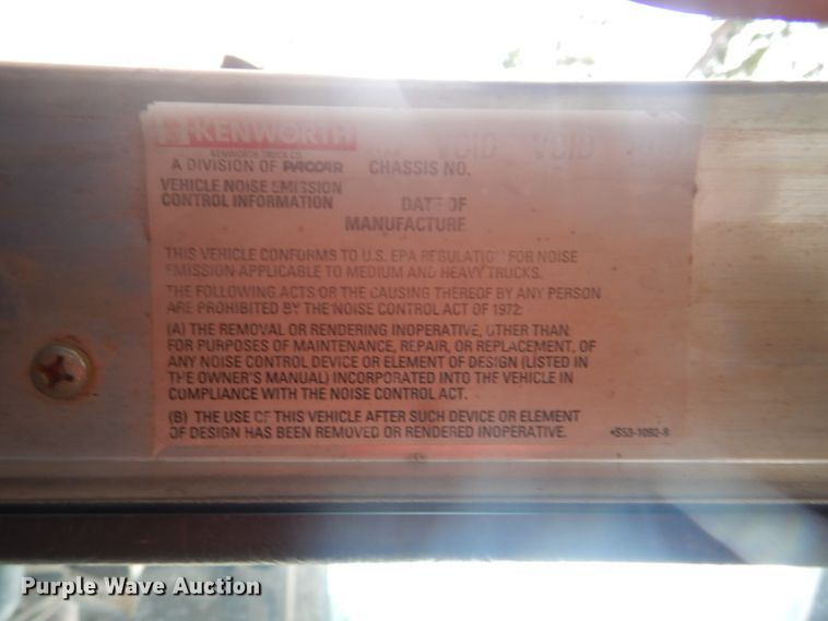 image for item DL0277 2006 Kenworth W900  semi truck