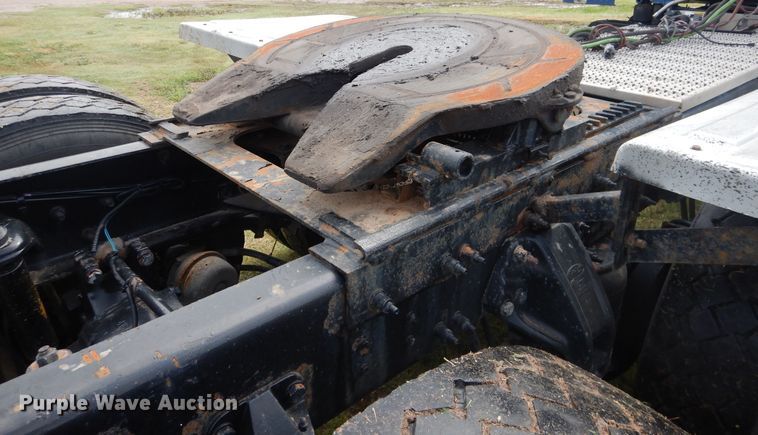 image for item DL0278 2013 Peterbilt 579  semi truck