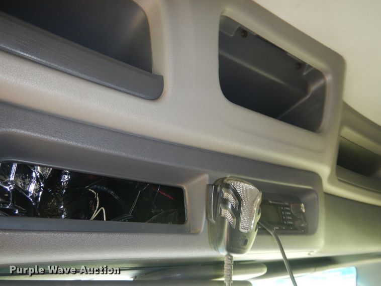 image for item DL0278 2013 Peterbilt 579  semi truck