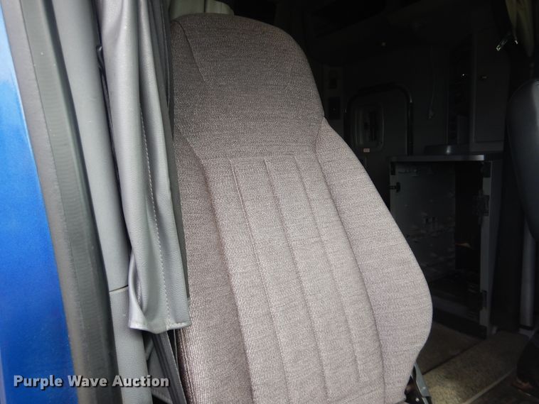 image for item DL0278 2013 Peterbilt 579  semi truck