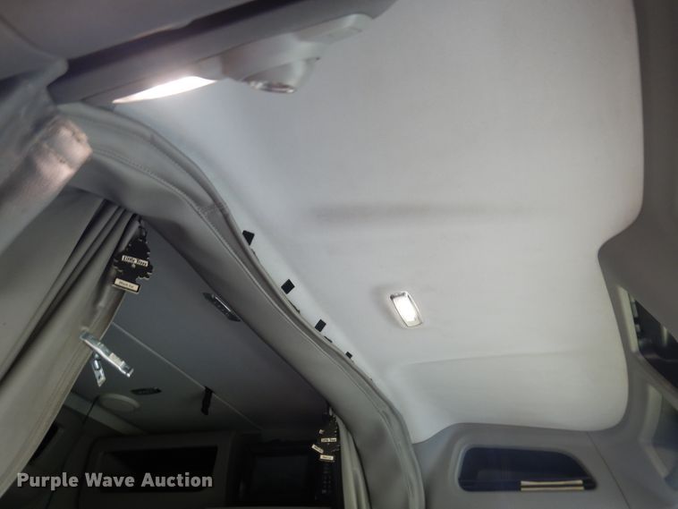 image for item DL0278 2013 Peterbilt 579  semi truck