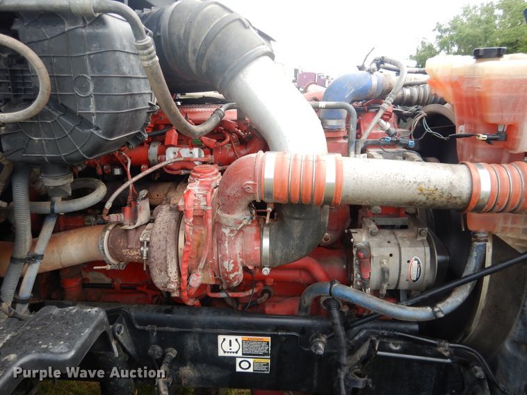 image for item DL0278 2013 Peterbilt 579  semi truck