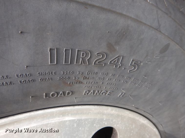 image for item DL0278 2013 Peterbilt 579  semi truck