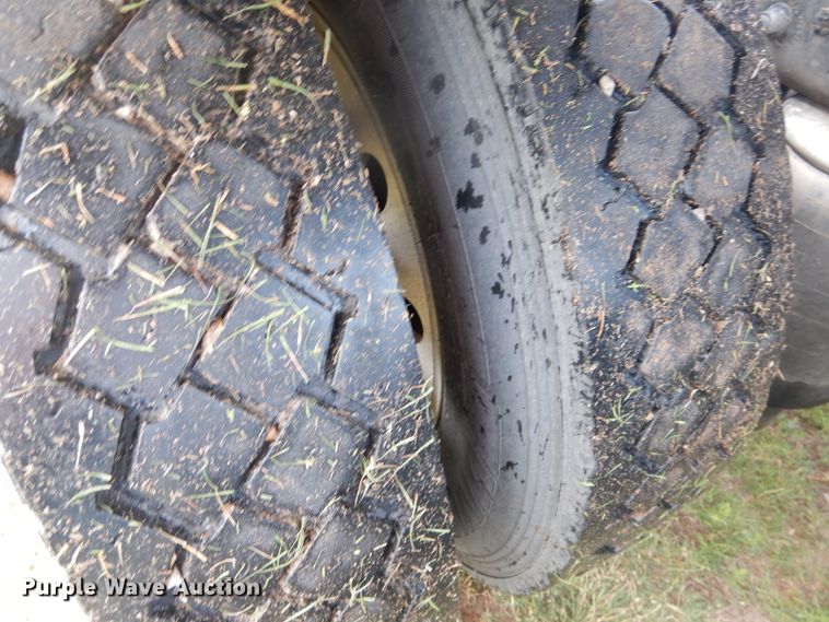 image for item DL0278 2013 Peterbilt 579  semi truck