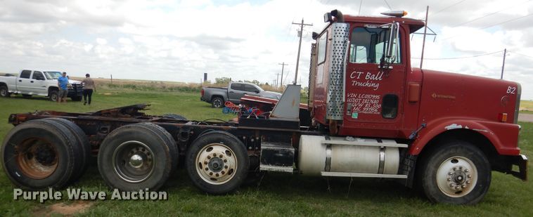 image for item DL0301 1990 International F9370  semi truck