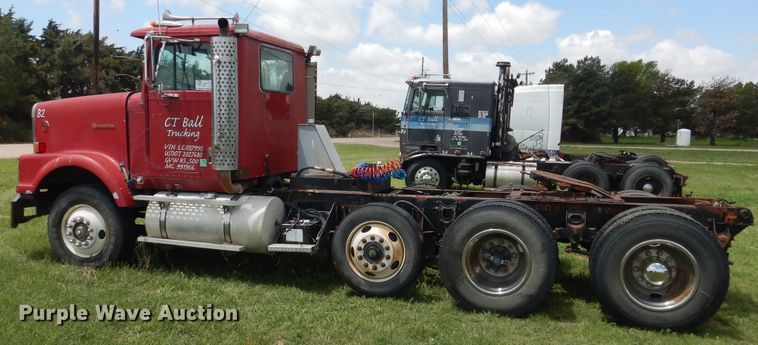 image for item DL0301 1990 International F9370  semi truck
