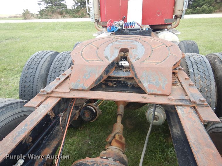 image for item DL0301 1990 International F9370  semi truck