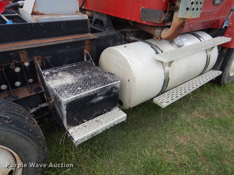 image for item DL0301 1990 International F9370  semi truck