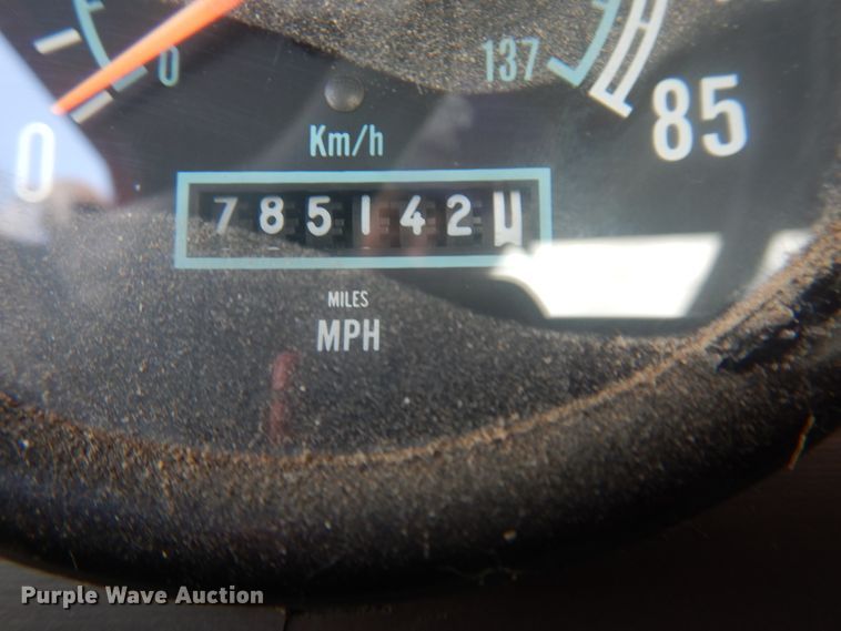 image for item DL0301 1990 International F9370  semi truck