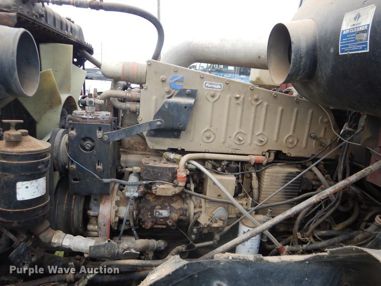 image for item DL0301 1990 International F9370  semi truck