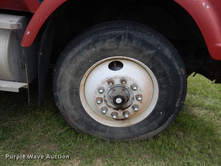 image for item DL0301 1990 International F9370  semi truck