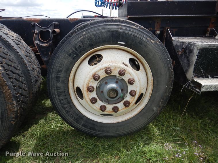 image for item DL0301 1990 International F9370  semi truck