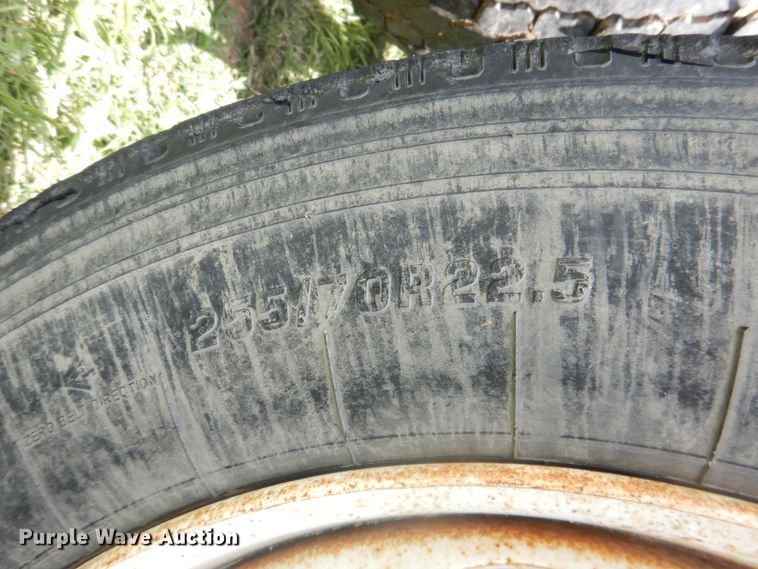 image for item DL0301 1990 International F9370  semi truck