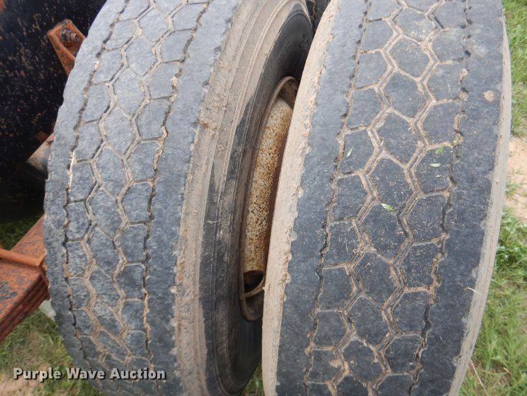 image for item DL0301 1990 International F9370  semi truck