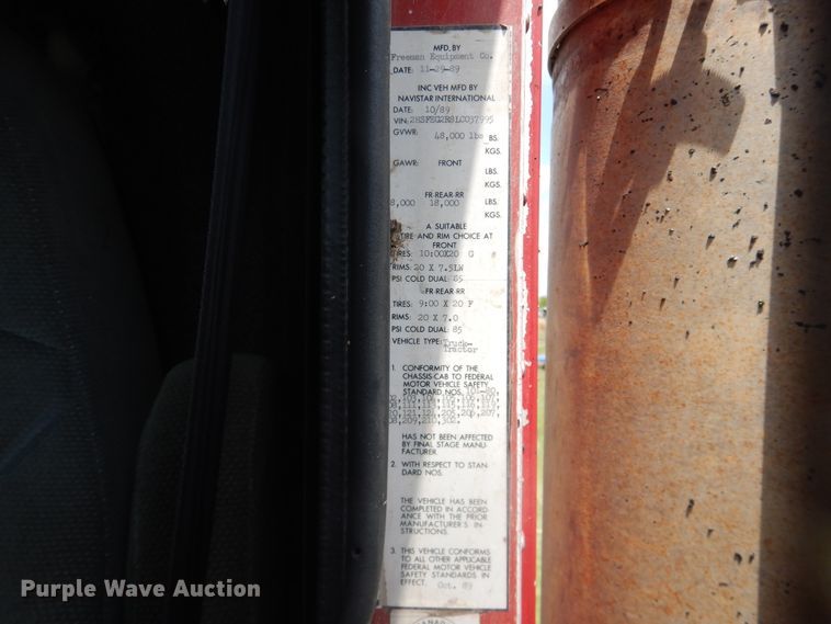 image for item DL0301 1990 International F9370  semi truck