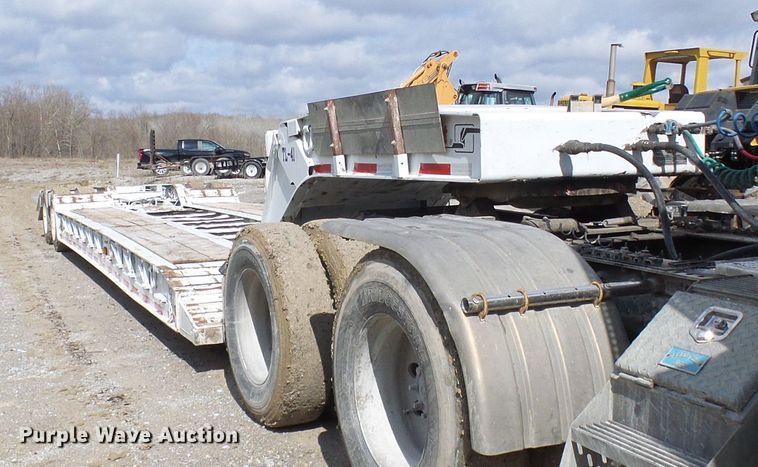 image for item DL0928 2000 Talbert TDW35SAHRG1T1 lowboy equipment trailer