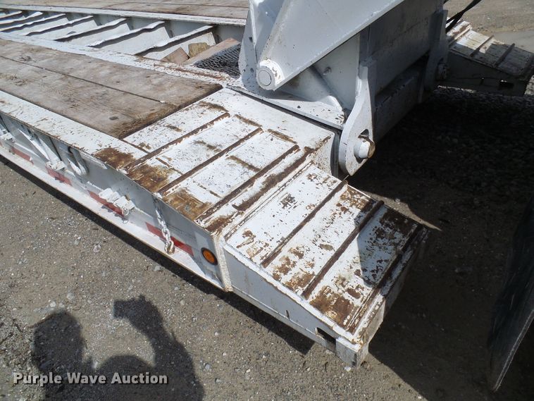 image for item DL0928 2000 Talbert TDW35SAHRG1T1 lowboy equipment trailer