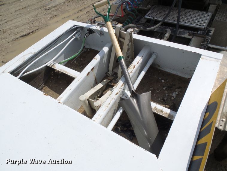 image for item DL0928 2000 Talbert TDW35SAHRG1T1 lowboy equipment trailer