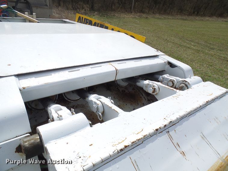 image for item DL0928 2000 Talbert TDW35SAHRG1T1 lowboy equipment trailer